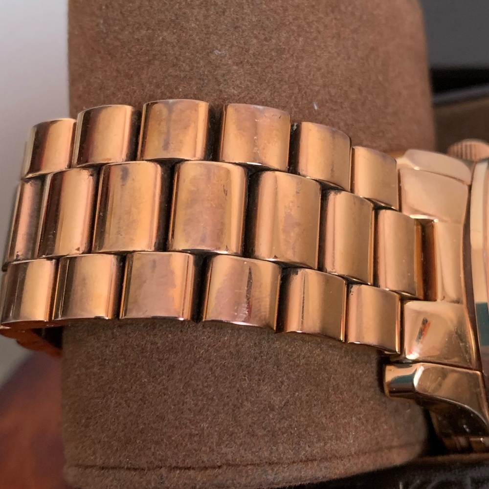 Michael Kors Watch - Picture 12 of 14